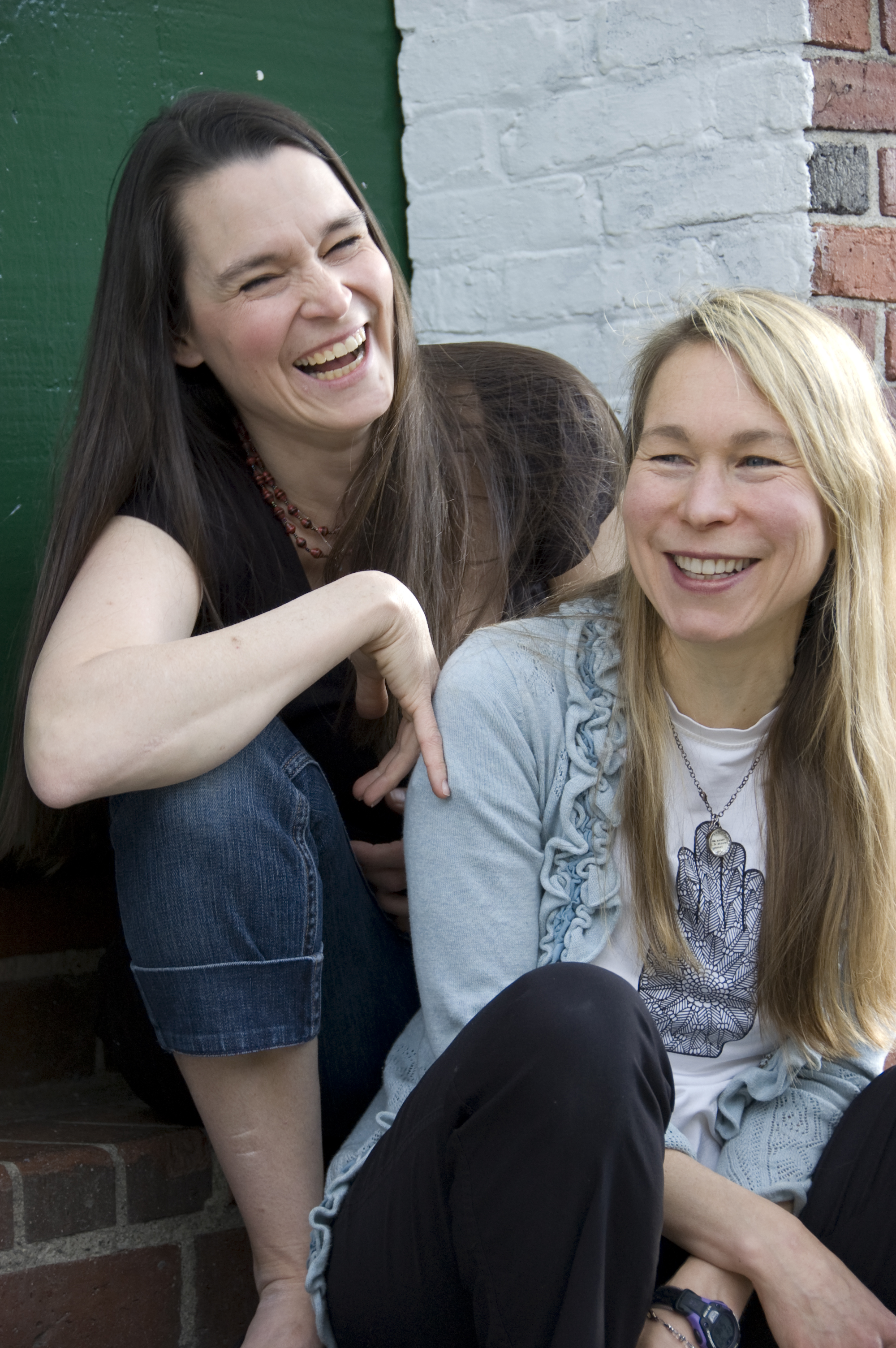 You are currently viewing Q & A with Nerissa and Katryna Nields