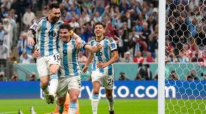 Argentina down Croatia 3-0, advance to World Cup Final